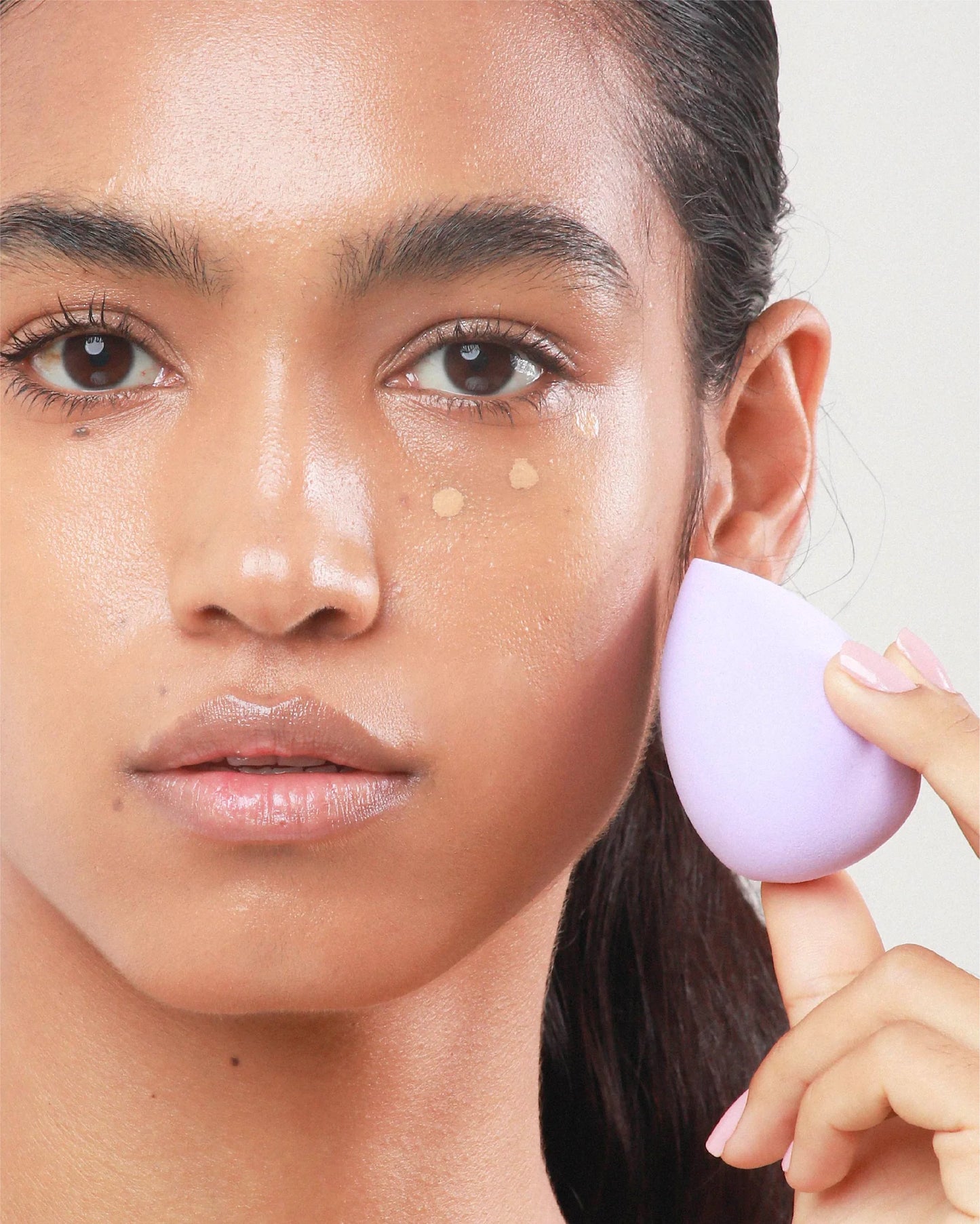 14-Piece Makeup Sponge Set Makeup Sponge Mixer 7 Powder Puffs 4 Mini Makeup Sponges and 3 Finger-Wrapped Makeup Sponges for Liquid Foundation Powder Concealer and Cream.